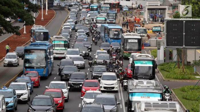 Setop Pakai Kendaraan Pribadi, Ini 5 Alasan Kamu Harus Naik ... Pengaruh Mobil Pribadi terhadap Polusi Kota